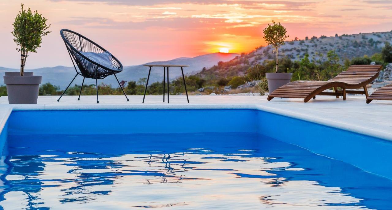 Villa Zlatno Sunce In The Hills Near Trogir Vrsine Exterior foto