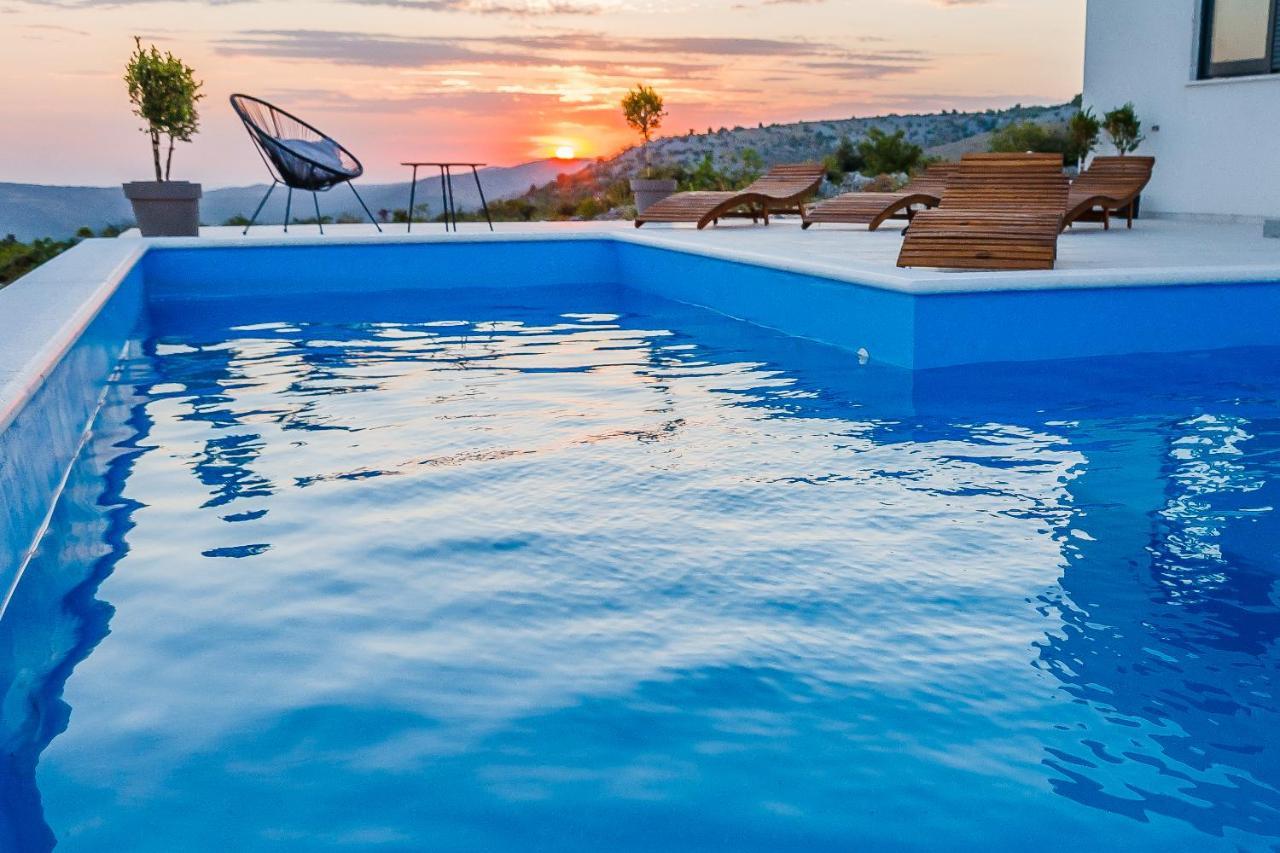 Villa Zlatno Sunce In The Hills Near Trogir Vrsine Exterior foto