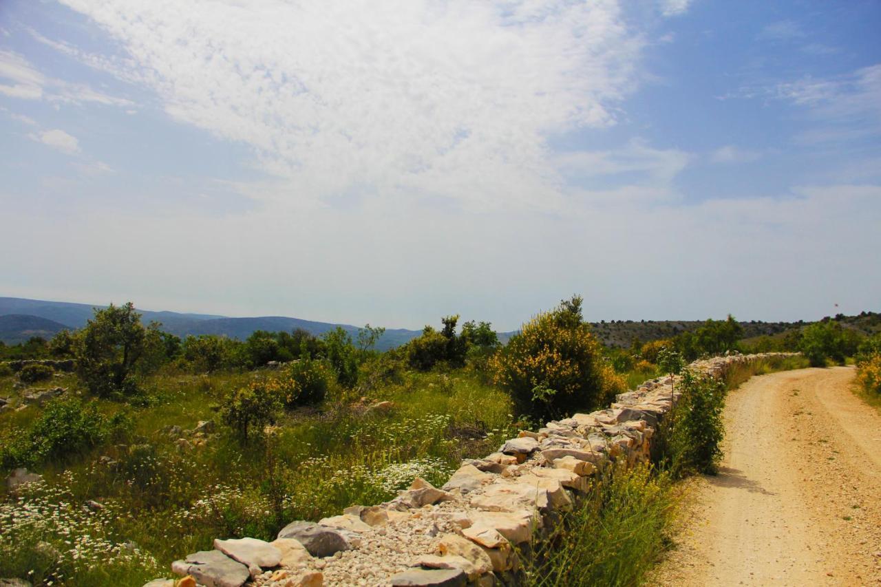 Villa Zlatno Sunce In The Hills Near Trogir Vrsine Exterior foto