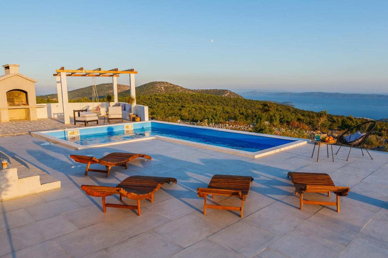 Villa Zlatno Sunce In The Hills Near Trogir Vrsine Exterior foto